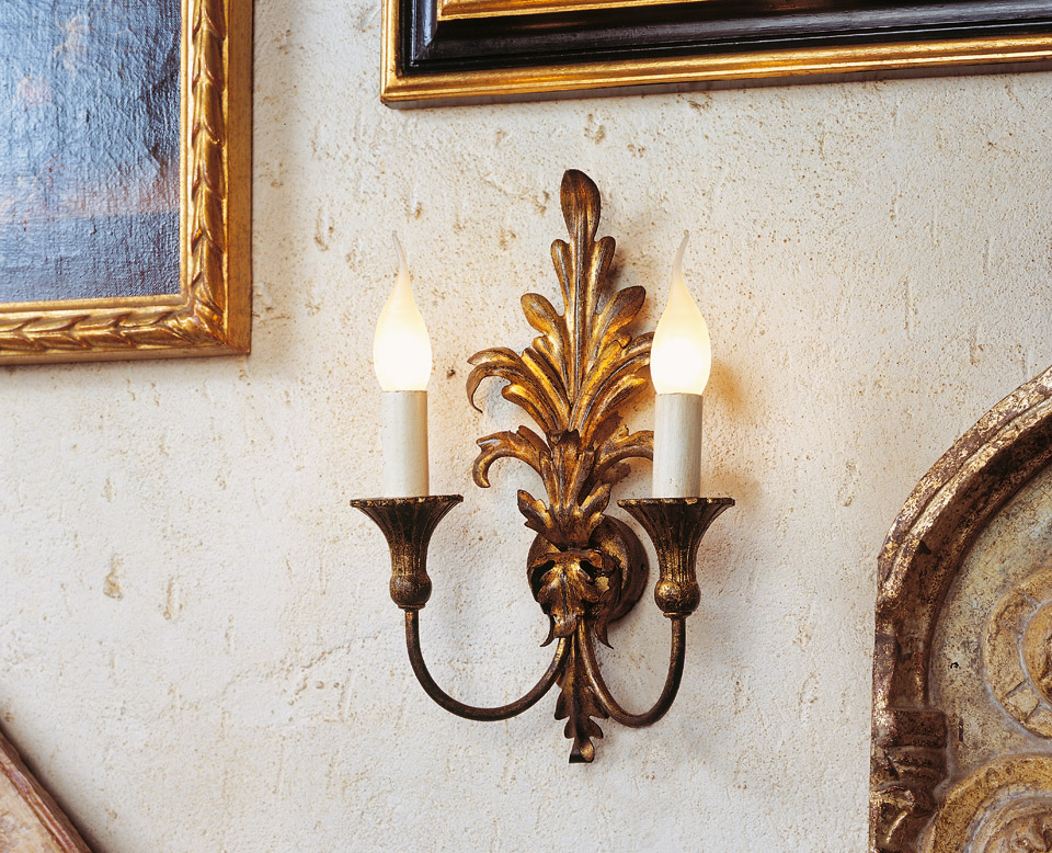 0003721_sblmmwl153 Beautiful Handmade Italian Wall Lamp in distressed gold on a black base.